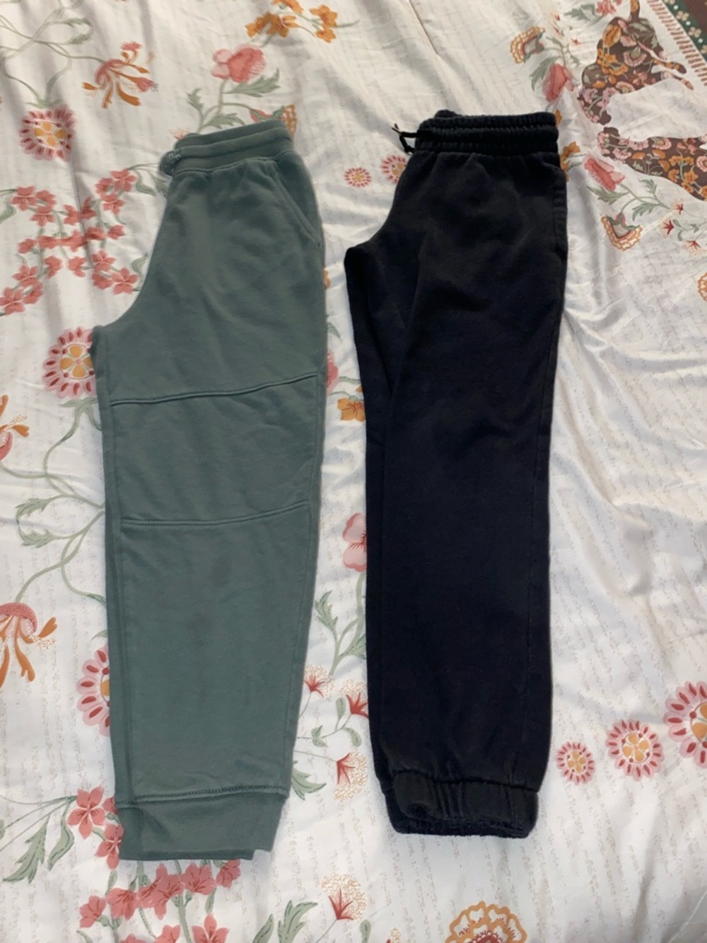 Kids Cozy Elastic-Waist Joggers - Green and Black